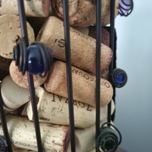 Black Wire Cork Holder - Picture 4 of 5